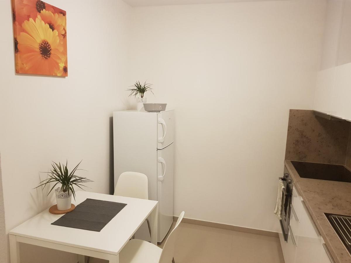 Newly Built Apartment 4 With Balcony Near Center Брно Екстер'єр фото